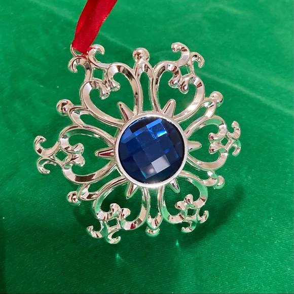 Collectible Lenox Bejeweled Snowflake Silver plated Ornament - Picture 1 of 7